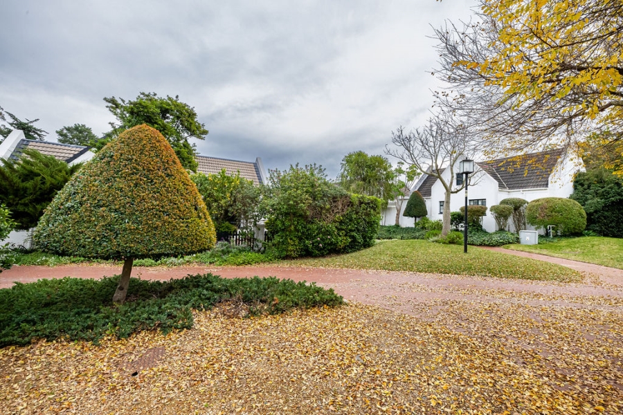 To Let 3 Bedroom Property for Rent in Onder Papegaaiberg Western Cape